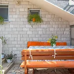 Oliva Apartment *