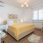 Apartment Oliva Pula