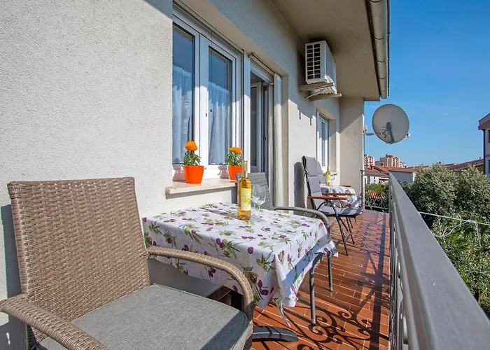 Oliva Apartment *