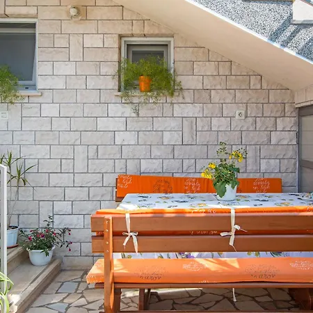 Oliva Apartmán *